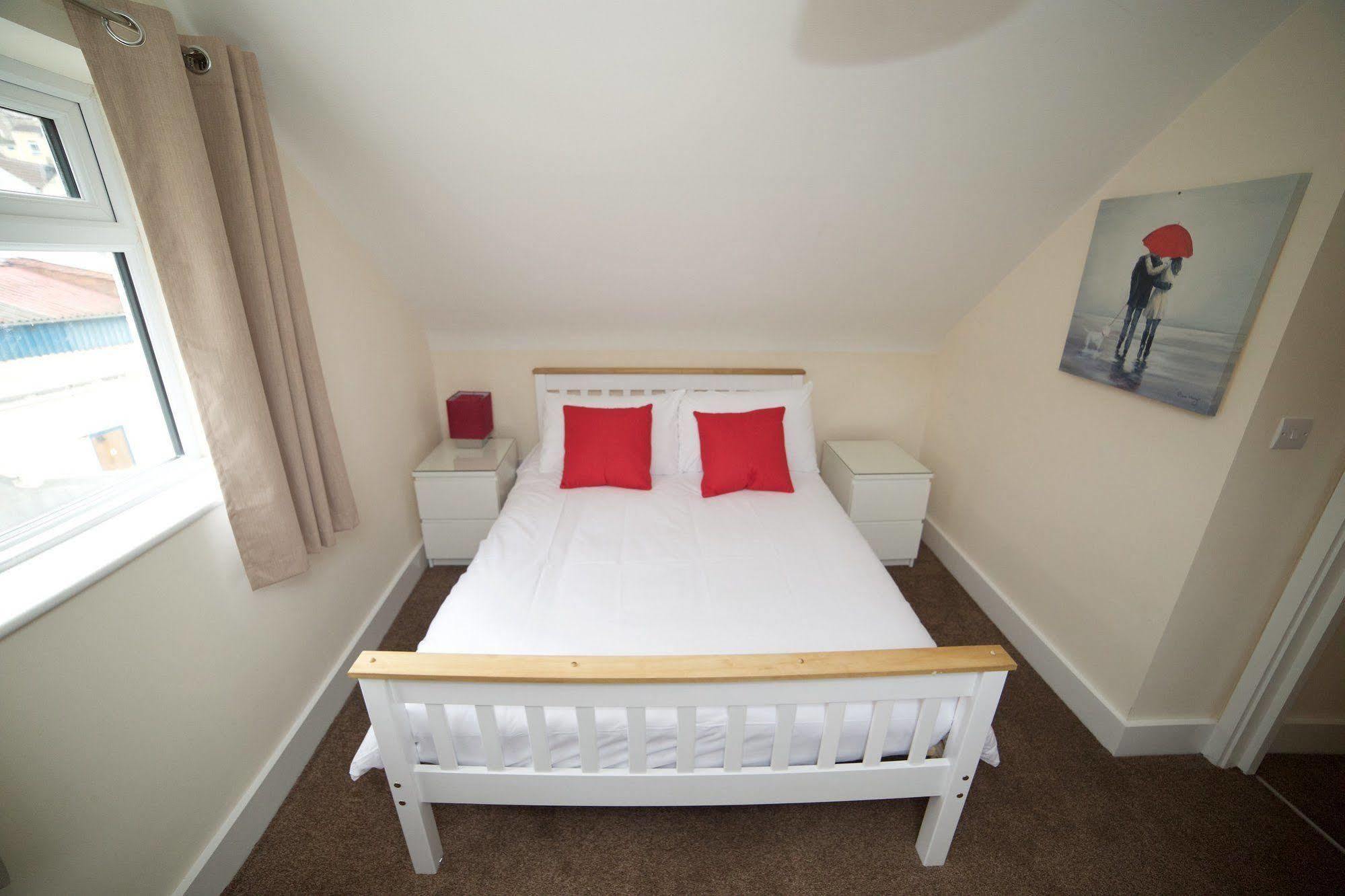 Bristol Serviced Lets - 152/154 Bath Road Exteriör bild